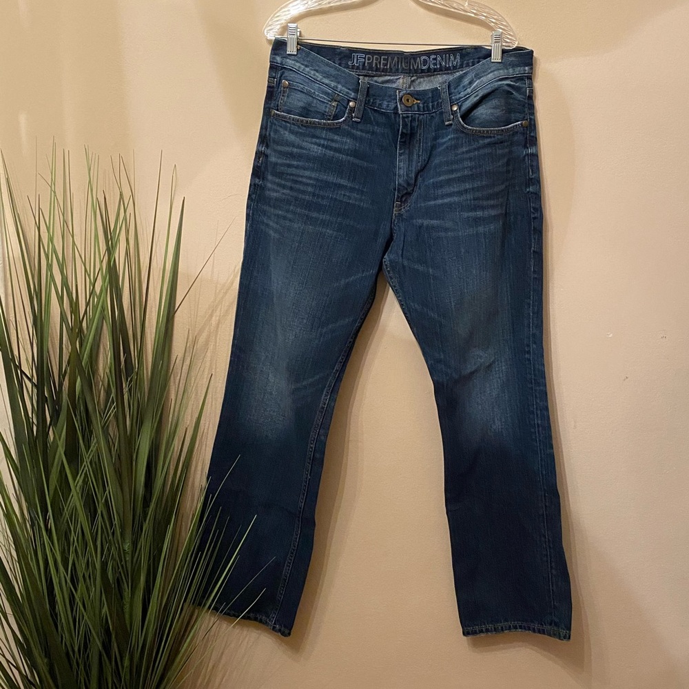 J. Ferrar Straight Leg Jeans